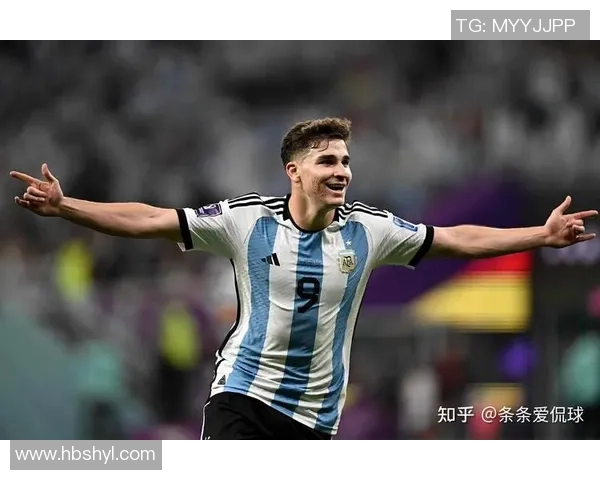 阿尔瓦雷斯崛起成为足球新星，打破纪录助力球队走向辉煌